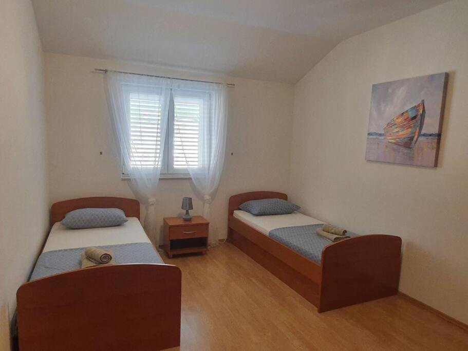 Apartment With Sea View Baška Voda Exteriör bild