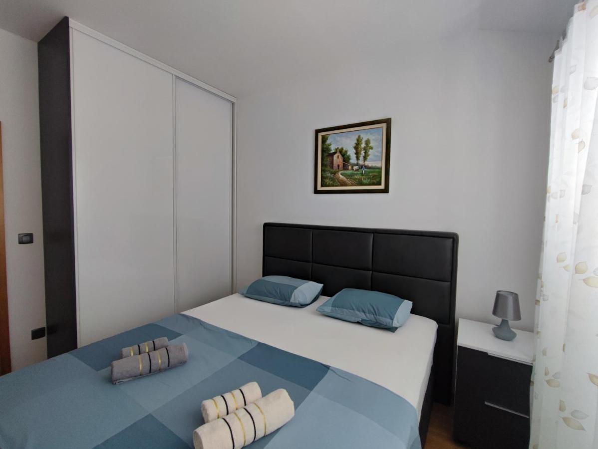 Apartment With Sea View Baška Voda Exteriör bild