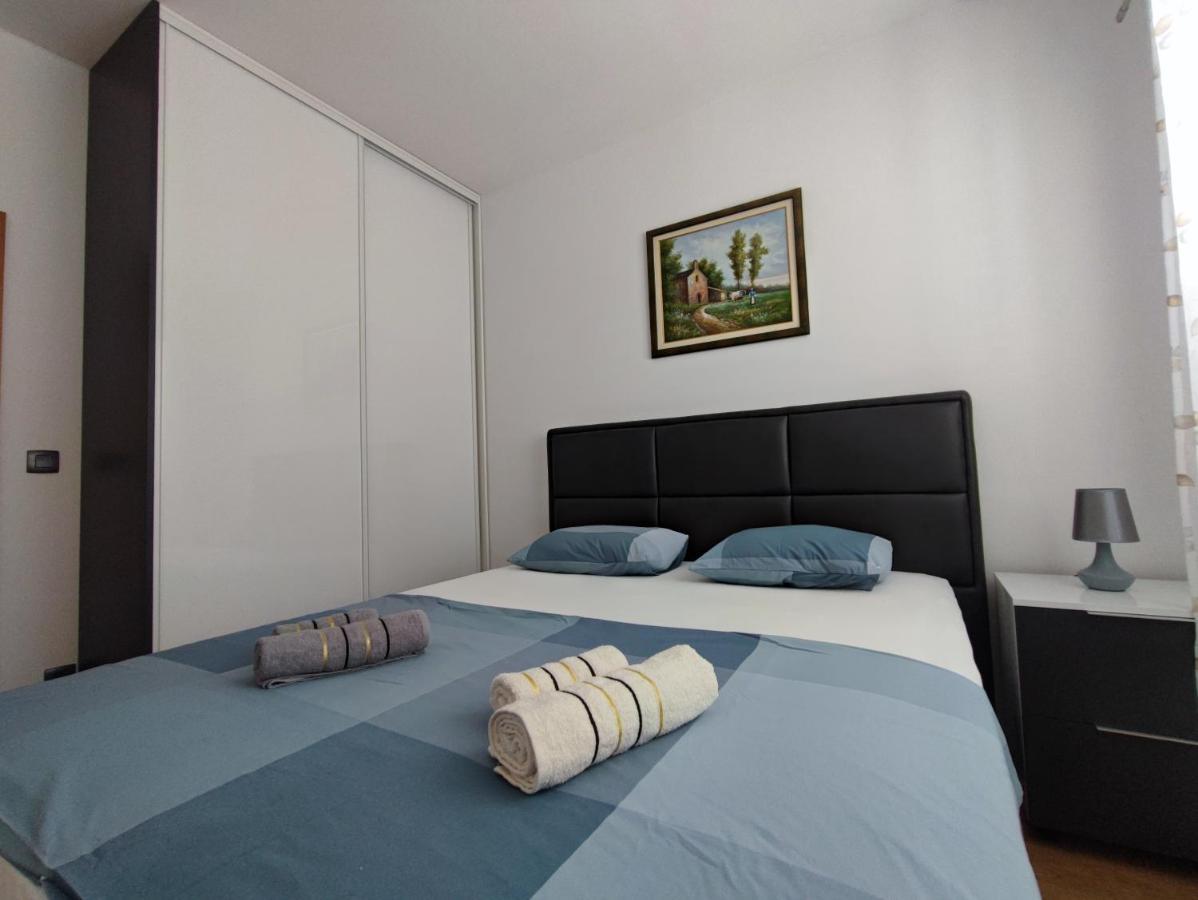 Apartment With Sea View Baška Voda Exteriör bild